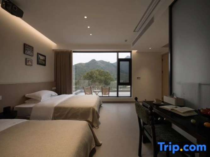 2 Bedrooms Bed in Dorm with balcony