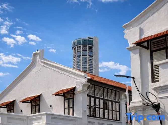 Courtyard by Heritage Row