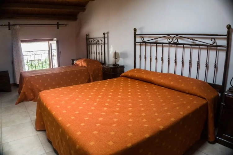 3 Bedrooms Apartment