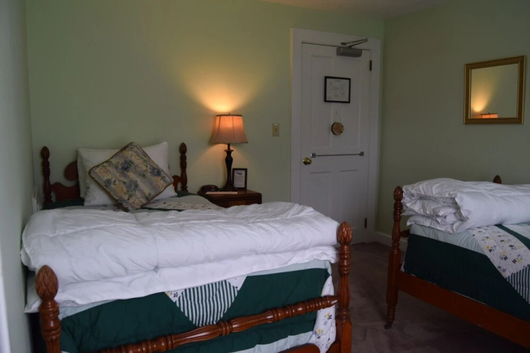 New Hampshire Mountain Inn