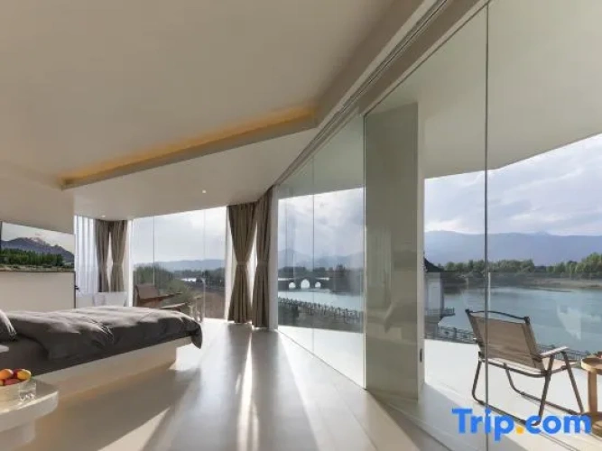 Standard Double room with lake view