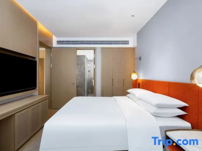 Suite with mountain view