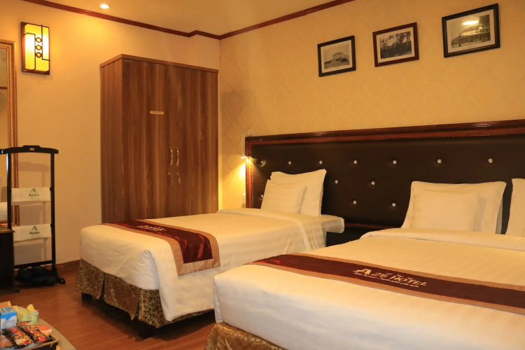 New Moon Hotel