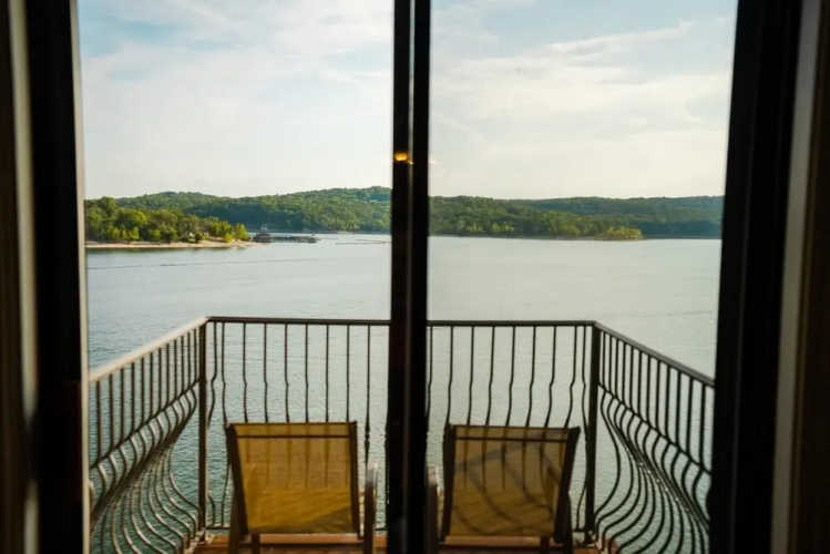 2 Bedroom Lake View Villa - Unit 307