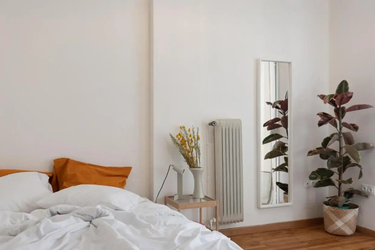 Studio with sunny balcony in Exarcheia