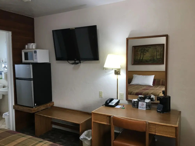 Southsider Motel