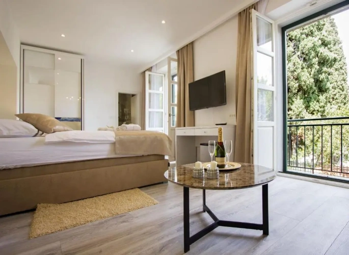 Deluxe Double room with balcony