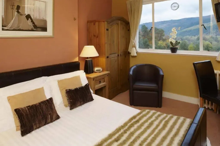 Glenurquhart House