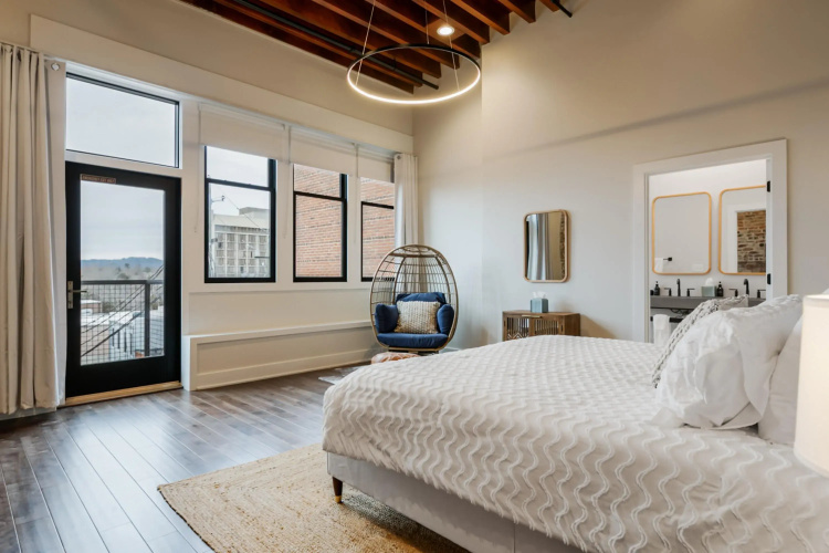 Park View Penthouse Suite 301