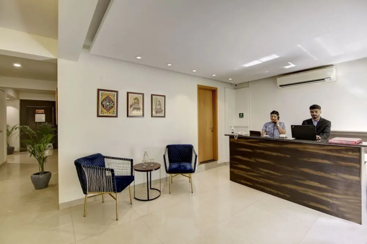 Saltstayz Select - Galleria Market & Golf Course Road