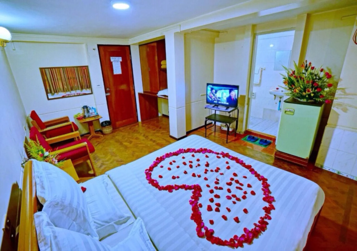 Taim Phyu Hotel
