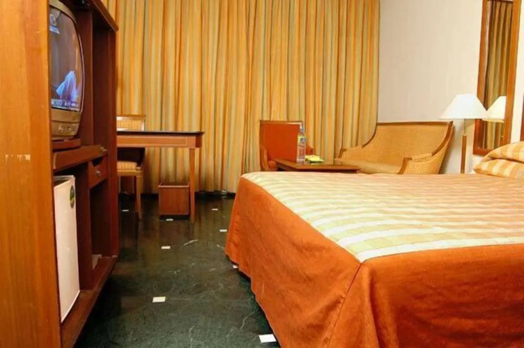 Kamat Lingapur Hotel