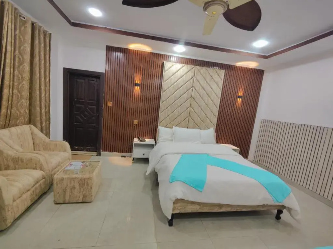 Parkway Hotel