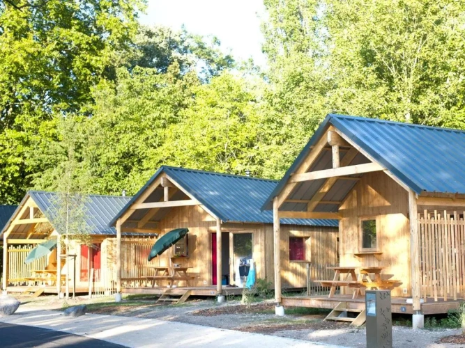 2 Bedrooms Chalet