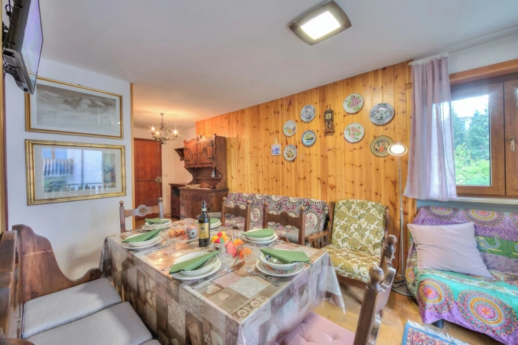 2 Bedrooms Family Apartment with mountain view