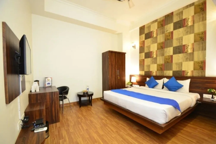 Dezire Hotel