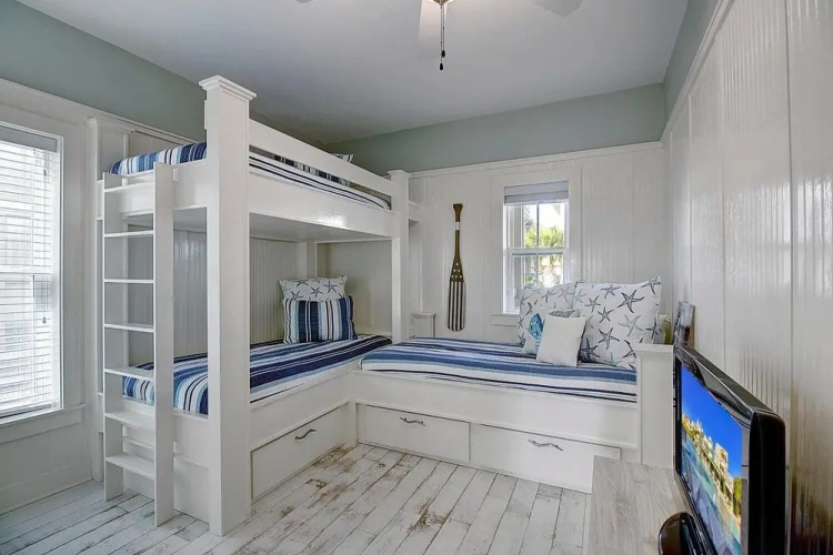 Coastal Hideaway 230 BE