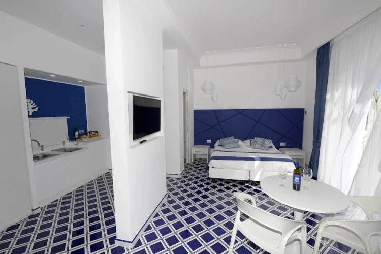 Quadruple Family Suite with sea view