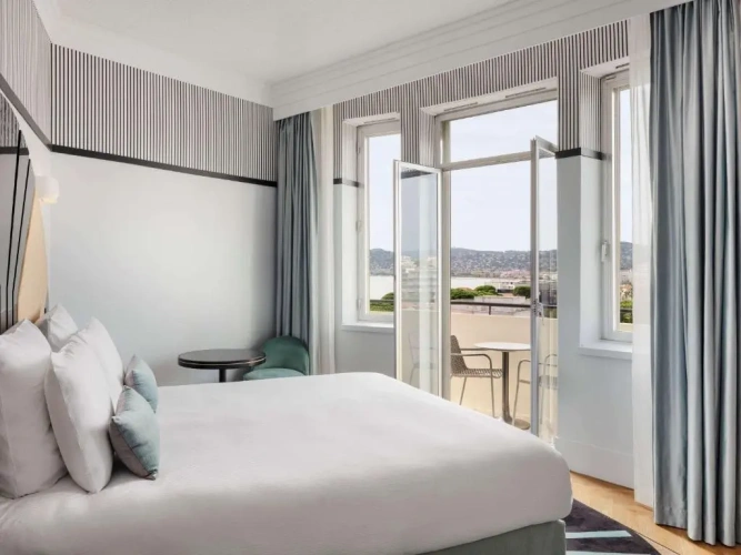 Superior Double room with balcony and with sea view
