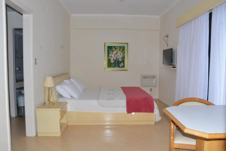 Rovi Plaza Hotel
