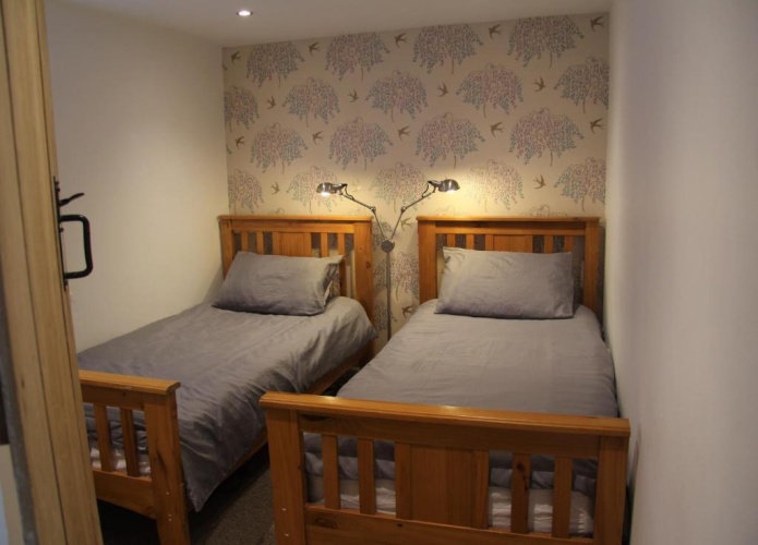 2 Bedrooms Cottage
