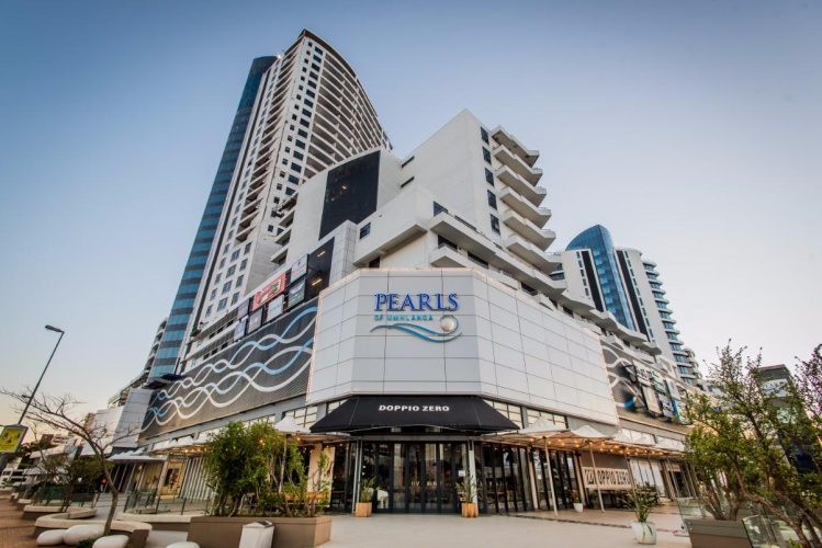 3 Bedrooms Luxury Apartment with balcony