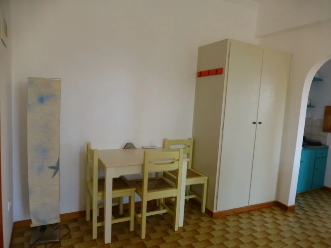 Apartment with partial sea view