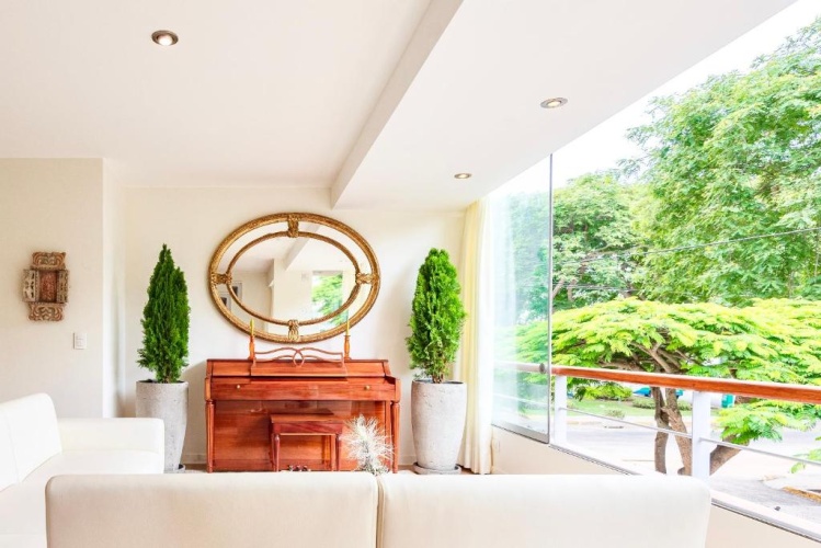 3 Bedrooms Apartment
