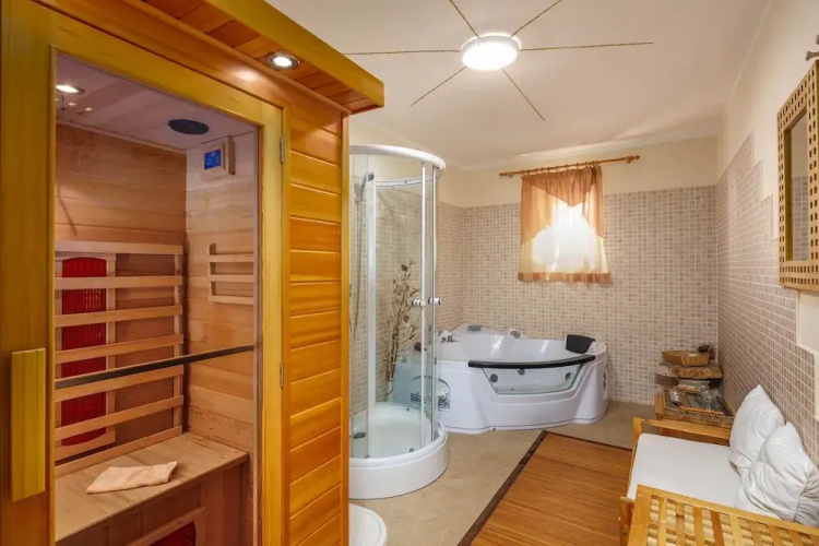 Pool Villa Divina in i an