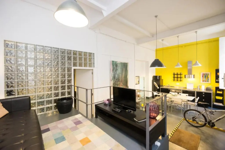Large & Relaxing loft in Alfama