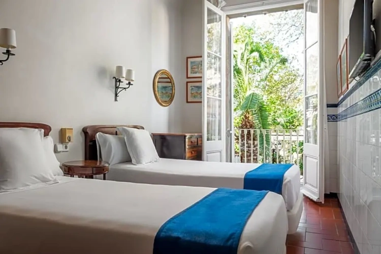Standard Double room with view