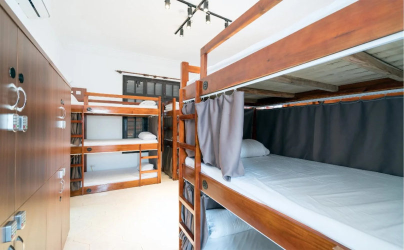 7Fridays Westlake Hostel