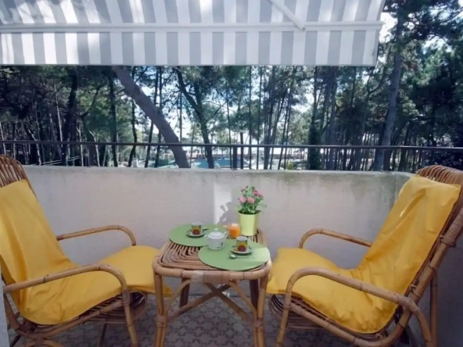 3 Bedrooms Apartment with balcony and with garden view