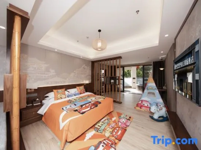 1 Bedroom Standard Family Suite with balcony