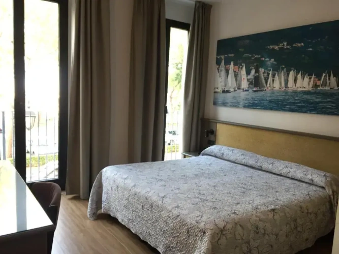 Standard Double room with lake view