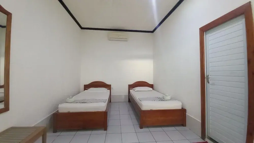 Standard Twin room with balcony