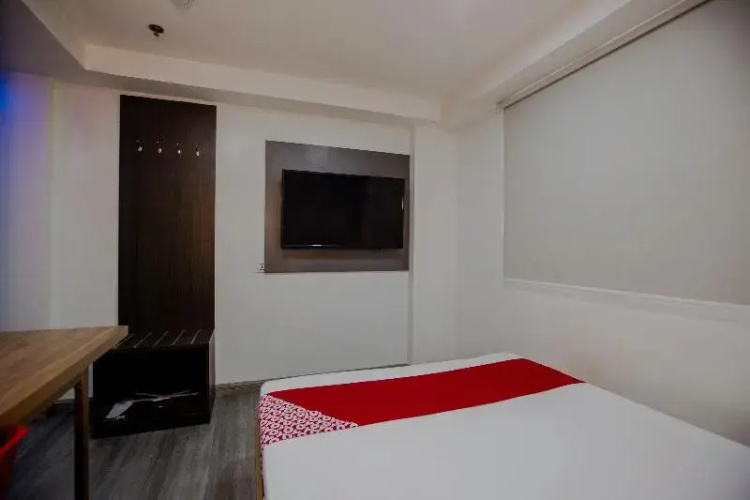 OYO 666 Mc Hotel Fairview