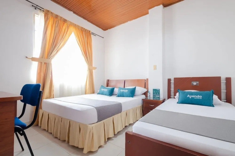 Standard Triple room