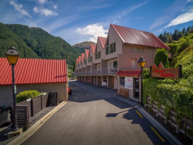 2 Bedrooms Quadruple Apartment