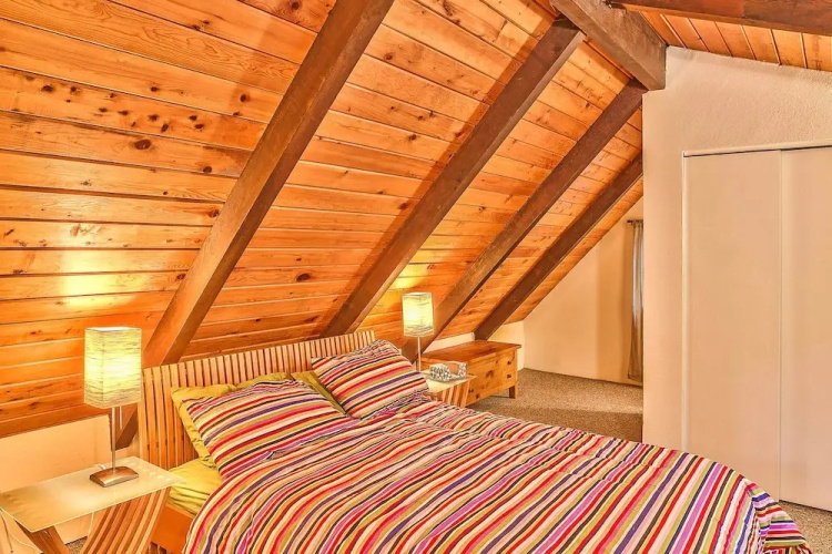 Four Stone Lodge Near Mt Rainier