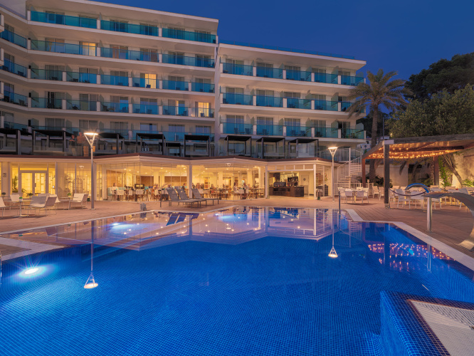 Boutique Hotel H10 Blue Mar - Adults Only photo 29