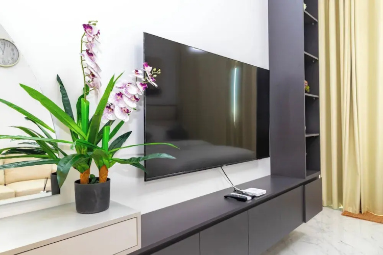 Bloomfields Lavish STU in Oasis Masdar