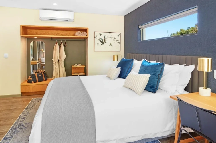 Standard room with balcony and with mountain view