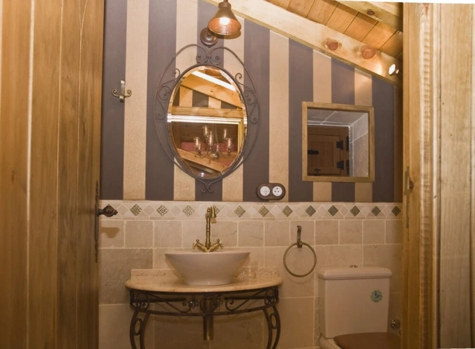 5 Bedrooms Cottage