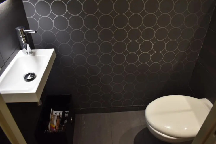 Studio Apartment Near Trocadéro & Champs Elysées - Featured