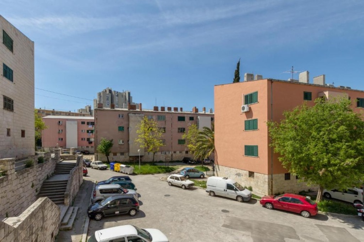 Studio with balcony and with view