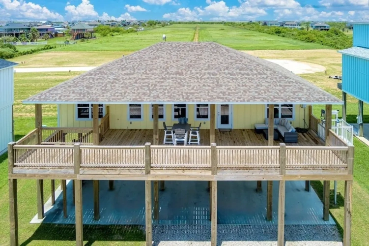 4 Bedrooms Cottage