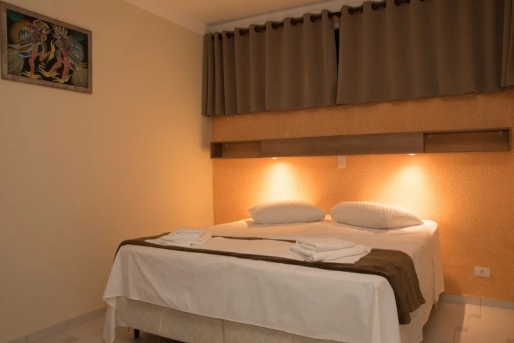 Br Hotel