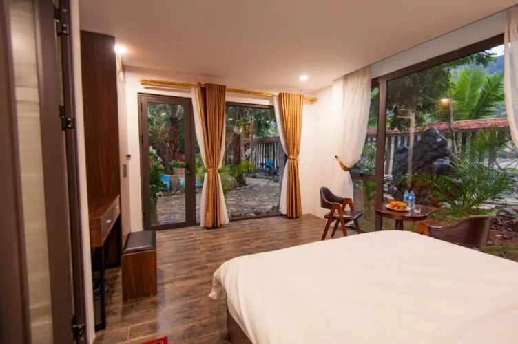 Standard room with lake view