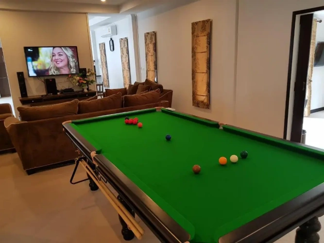 4 Bedrooms Villa